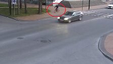 Policijos ie&scaron;koma dviratininkė