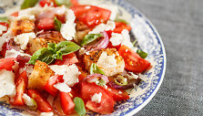 &bdquo;Panzanella&ldquo; salotos