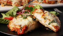 Vi&scaron;tienos krūtinėlės kepsnys &bdquo;Parmigiana&ldquo;