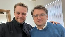 Gabrielius Landsbergis (kairėje) ir Dmytro Kuleba