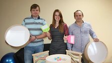 &Scaron;iauliuose gaminami &scaron;viečiantys terapiniai staliukai