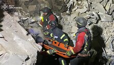 Ugniagesiai vykdo paie&scaron;kos operacijas Zaporižioje / STATE EMERGENCY SERVICE OF UKRAI / via REUTERS