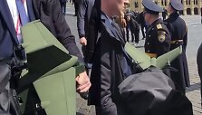 Vladimiro Putino apsauginis nufilmuotas besine&scaron;antis droną-perėmėją