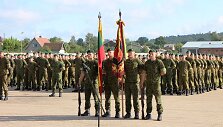 Į atsargą i&scaron;lydėti dar 340 tarnybą baigusių &scaron;auktinių