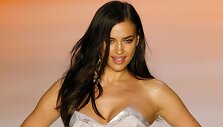 Irina Shayk &bdquo;Triton&ldquo; kolekcijos pristatyme