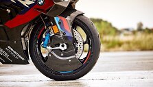 BMW pristatė du naujus M serijos motociklus