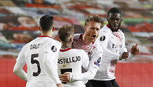 &bdquo;AC Milan&ldquo; futbolininkai &scaron;venčia įvartį