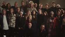 Britų muzikos žvaigždės pristatė naują dainos &bdquo;Do they know it's Christmas&ldquo; versiją