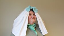 Spektaklio &bdquo;Feast Fashion&ldquo; aktoriai vilkės benamių kurtus kostiumus