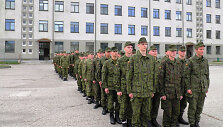 63 kariai savanoriai pradėjo bazinius kursus