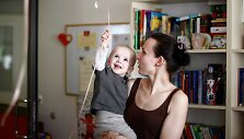 Emilis su mama