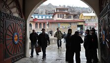 Krymo totoriai i&scaron;eina i&scaron; mečetės Bachčysarajuje