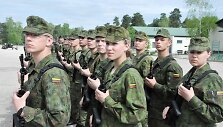 Baziniai kariniai mokymai suteikė galimybę moterims savanori&scaron;kais pagrindais atlikti konstitucinę pareigą ir pasirengti ginti Tėvynę. 