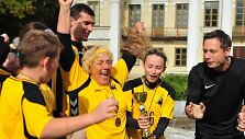 2019 rugsėjis, Paežeriai, Vilkavi&scaron;kio rajonas,  apdovanojama &scaron;eimų futbolo turnyro Vieninga &scaron;eima trečios vietos laimėtoja, Kartavičių &scaron;eima