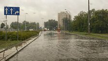 Stiprios liūtys Lenkijos sostinėje