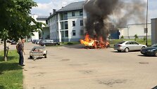 Ukmergėje sudegė automobilis