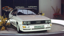  1980 m. pavasarį vykusioje tarptautinėje Ženevos automobilių parodoje &bdquo;Audi&ldquo; pristatė pirmąjį visų ratų pavara varomą &bdquo;quattro&ldquo;. 