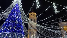 Vilniaus Kalėdų eglės įžiebimas Katedros aik&scaron;tėje 