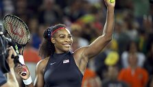 Serena Williams prie&scaron; Alizę Cornet