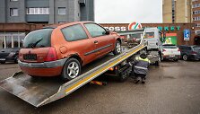 Kaune i&scaron; vie&scaron;ų vietų &scaron;iemet pa&scaron;alinti 298 pamir&scaron;ti automobiliai