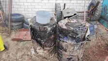 Kretingos rajone, Salantuose, vienoje sodyboje aptiktos po žeme įkastos statinės su, kaip įtariama dyzelinu. Sodyboje rasta ir stiklinių butelių su neai&scaron;kia medžiaga