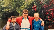 (I&scaron; kairės) A. Kosauskas, A. Sabonis ir prof. K. Vitkus JAV