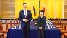 Susitikimas su State Secretary for Foreign Affairs Takako Suzuki 