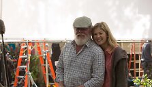 Nickas Nolte ir Rosamund Pike filme &bdquo;Saldus ker&scaron;tas&ldquo;