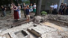 Po mokykla archeologai aptiko Didžiosios Vilniaus sinagogos sakyklą