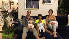 Cristiano Ronaldo ir Georgina Rodriguez su vaikais
