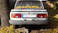 Nevažiuojantis automobilis