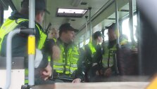 Policininkai autobuse