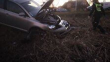 Girto vairuotojo &bdquo;Toyota&ldquo; nulėkė nuo kelio Tauragėje