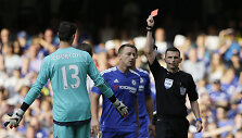 Thibaut Courtois gavo raudoną kortelę