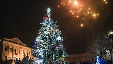 Skaudvilėje įžiebta Kalėdų eglė