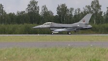 NATO bazėje nusileido &scaron;e&scaron;i Portugalijos naikintuvai F-16