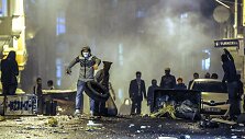 Protestuotojai susidūrė su policijos pajėgomis Stambule