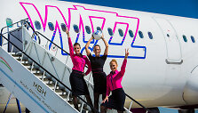 &bdquo;Wizz Air&ldquo; skrydžio palydovės