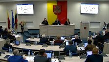 Klaipėdos tarybos nariai po dvejų metų pertraukos pirmą kartą posėdžiavo ne nuotoliniu būdu.