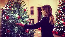 Melanios Trump Kalėdoms papuo&scaron;ti Baltieji rūmai
