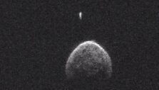 Pro Žemę naktį į antradienį praskriejęs asteroidas ir jo palydovas
