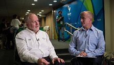 IPC prezidentas seras Philipas Cravenas kairėje