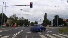 &bdquo;Audi RS6&ldquo; pavojingas manevras