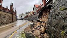 &Scaron;vėk&scaron;noje trečiadienį pažiro istorinė atraminė kelio sienelė.