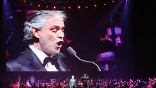 Andrea Bocelli koncerto akimirka