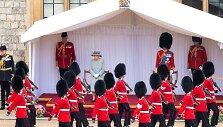 Vėliavos pagerbimo paradu pažymėtas karalienės Elizabeth II 95-asis gimtadienis
