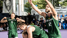 Lietuvos krep&scaron;inio &bdquo;3 prie&scaron; 3&ldquo; rinktinė: Darius Tarvydas, Ignas Vaitkus, Marijus Užupis, Gintautas Matulis.