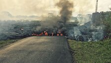 Kilauea ugnikalnio lava užklojo kelią