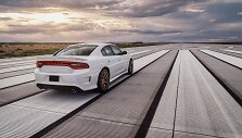Greičiausias sedanas pasaulyje: &bdquo;Dodge Charger SRT Hellcat&ldquo;