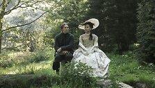 Kadras i&scaron; filmo &bdquo;Karali&scaron;kas romanas&ldquo;